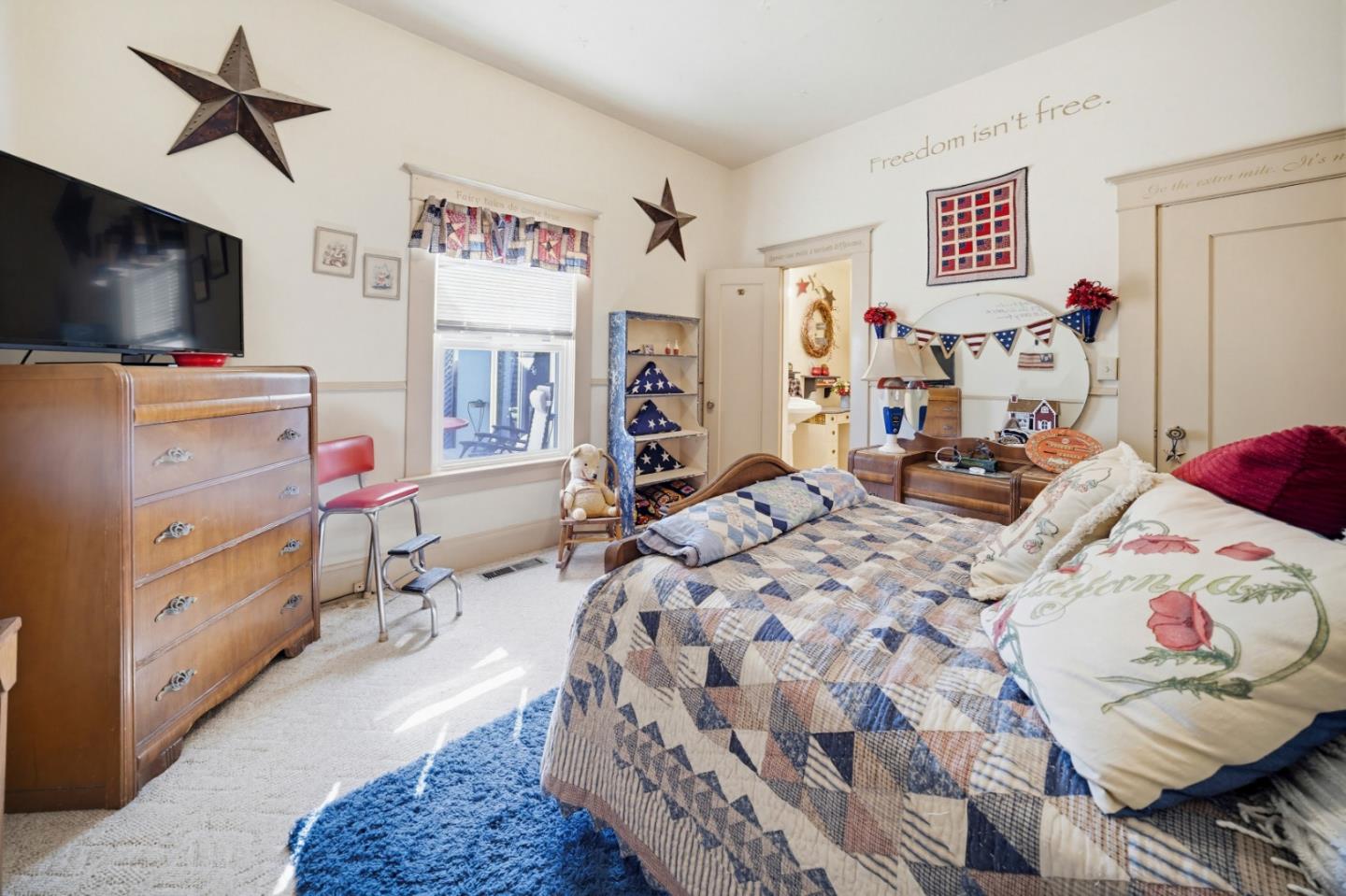 Detail Gallery Image 19 of 33 For 805 Iverson St, Salinas,  CA 93901 - 4 Beds | 3 Baths