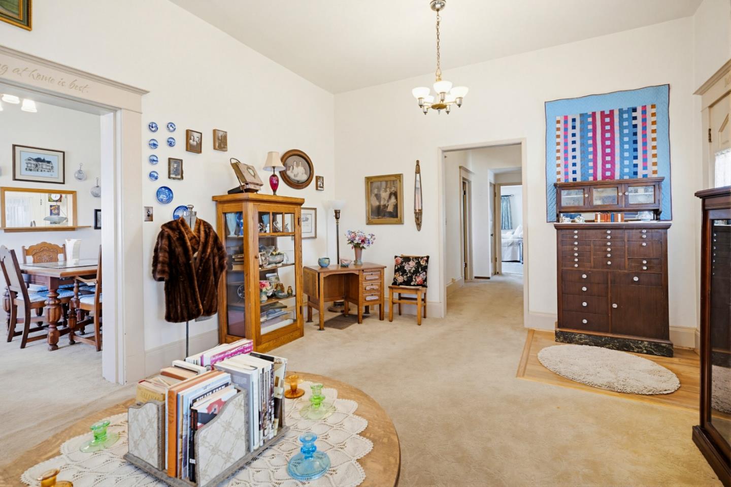 Detail Gallery Image 5 of 33 For 805 Iverson St, Salinas,  CA 93901 - 4 Beds | 3 Baths