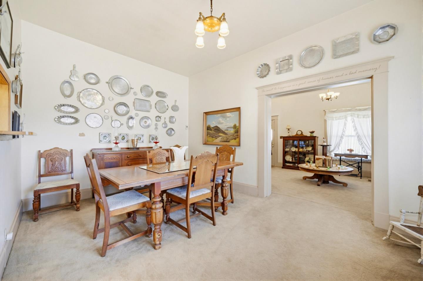 Detail Gallery Image 6 of 33 For 805 Iverson St, Salinas,  CA 93901 - 4 Beds | 3 Baths