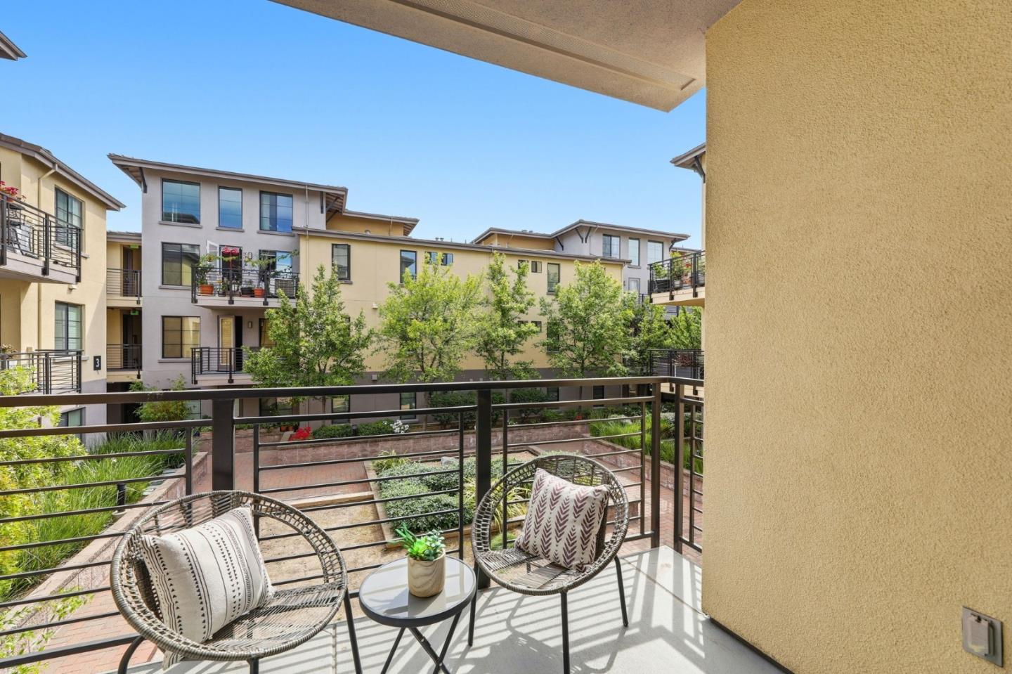 Detail Gallery Image 10 of 28 For 800 N 8th St #220,  San Jose,  CA 95112 - 2 Beds | 2 Baths