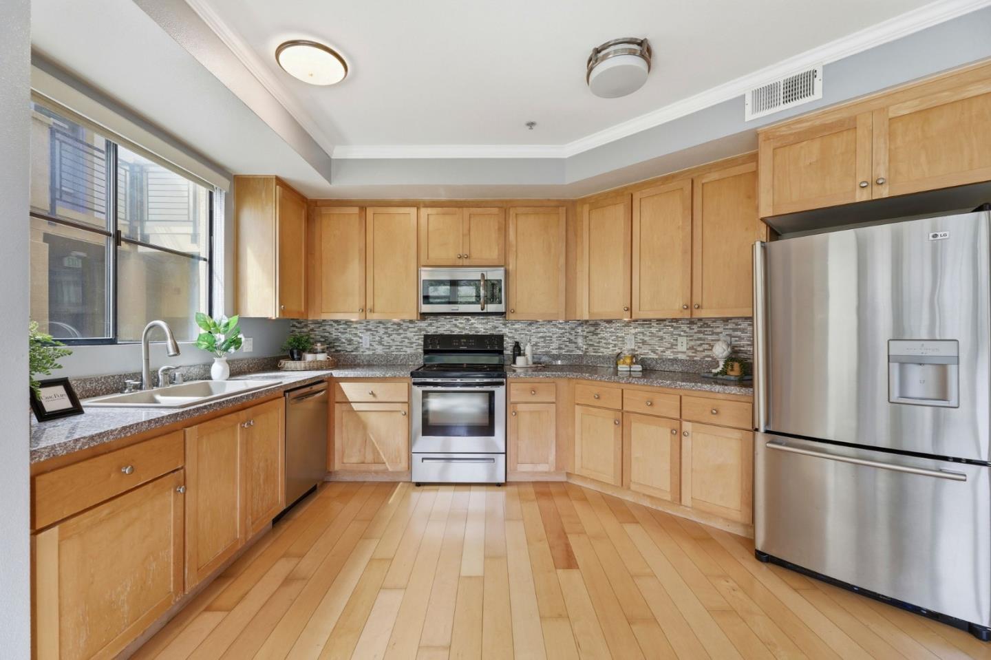 Detail Gallery Image 7 of 28 For 800 N 8th St #220,  San Jose,  CA 95112 - 2 Beds | 2 Baths