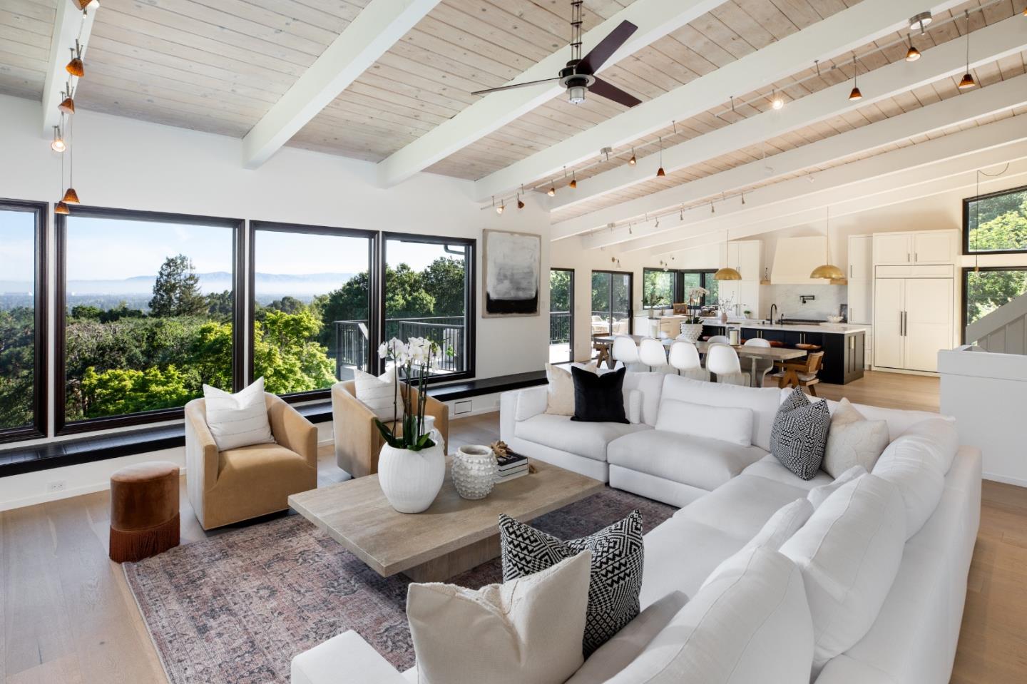 Detail Gallery Image 15 of 49 For 10669 Magdalena Rd, Los Altos Hills,  CA 94024 - 5 Beds | 3/1 Baths