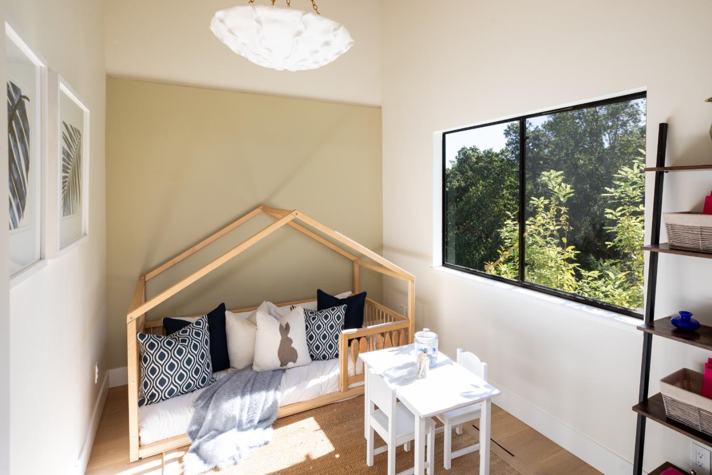 Detail Gallery Image 22 of 49 For 10669 Magdalena Rd, Los Altos Hills,  CA 94024 - 5 Beds | 3/1 Baths