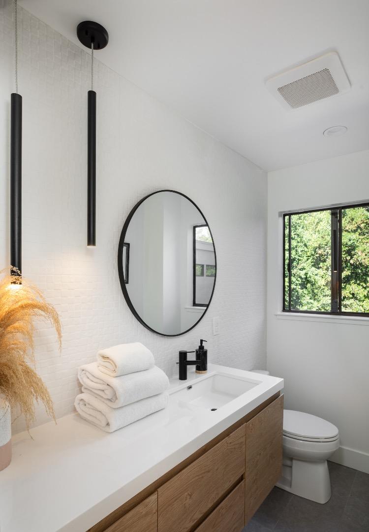 Detail Gallery Image 23 of 49 For 10669 Magdalena Rd, Los Altos Hills,  CA 94024 - 5 Beds | 3/1 Baths