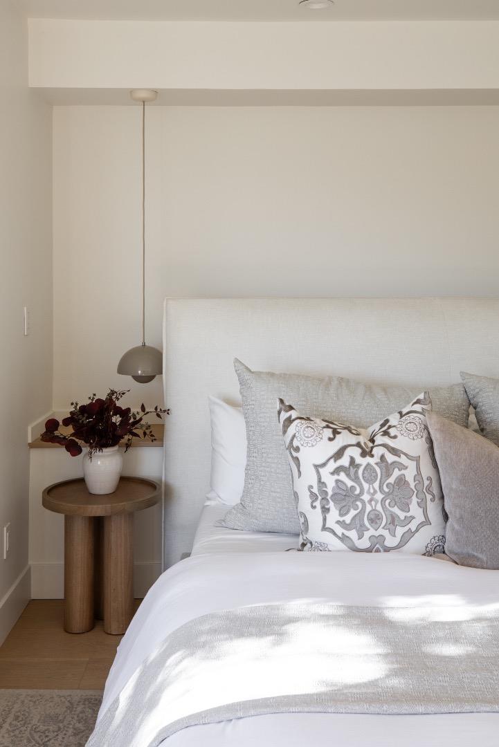 Detail Gallery Image 26 of 49 For 10669 Magdalena Rd, Los Altos Hills,  CA 94024 - 5 Beds | 3/1 Baths