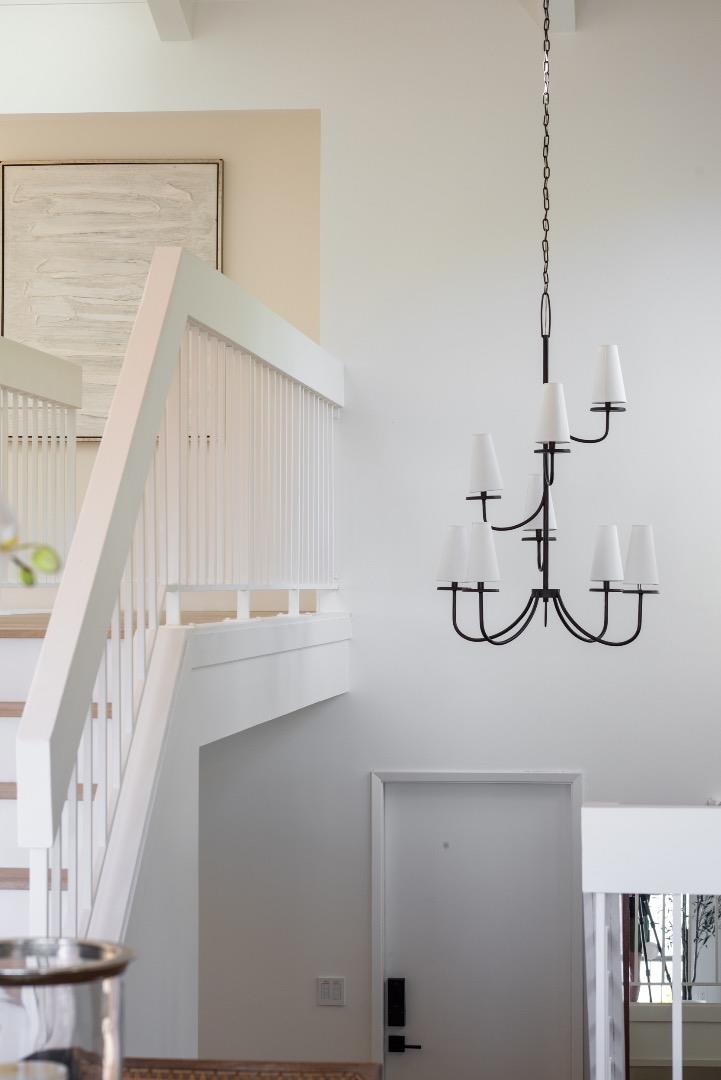 Detail Gallery Image 3 of 49 For 10669 Magdalena Rd, Los Altos Hills,  CA 94024 - 5 Beds | 3/1 Baths