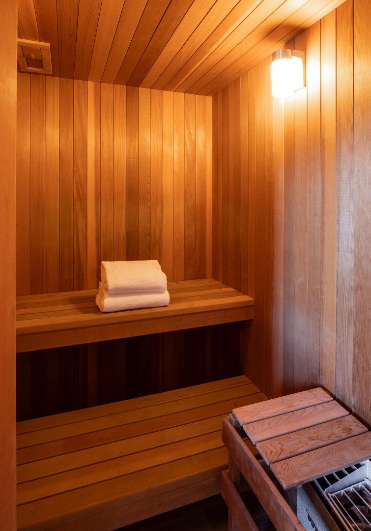 Detail Gallery Image 38 of 49 For 10669 Magdalena Rd, Los Altos Hills,  CA 94024 - 5 Beds | 3/1 Baths