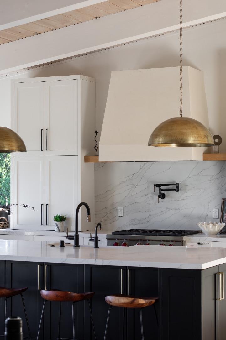 Detail Gallery Image 8 of 49 For 10669 Magdalena Rd, Los Altos Hills,  CA 94024 - 5 Beds | 3/1 Baths