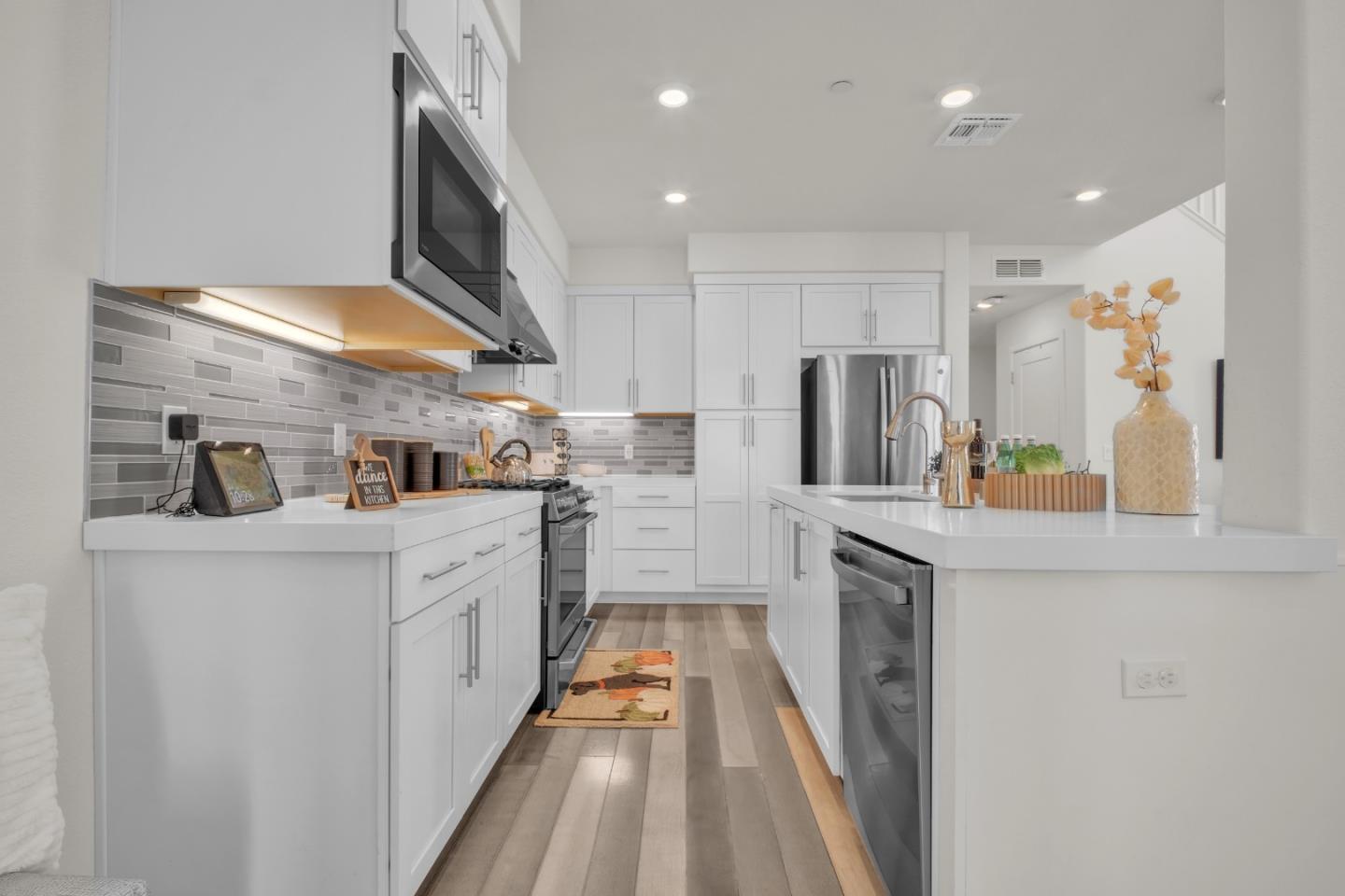 Detail Gallery Image 5 of 46 For 44849 Insight St #1001,  Fremont,  CA 94538 - 3 Beds | 3 Baths