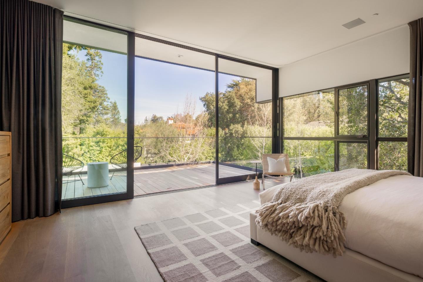 Detail Gallery Image 15 of 27 For 465 Hale St, Palo Alto,  CA 94301 - 4 Beds | 4/1 Baths