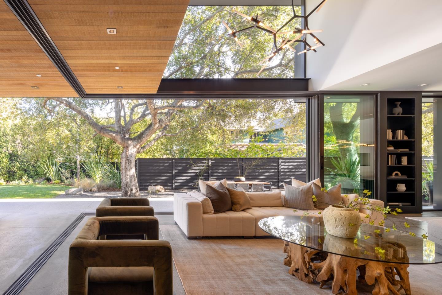 Detail Gallery Image 8 of 27 For 465 Hale St, Palo Alto,  CA 94301 - 4 Beds | 4/1 Baths