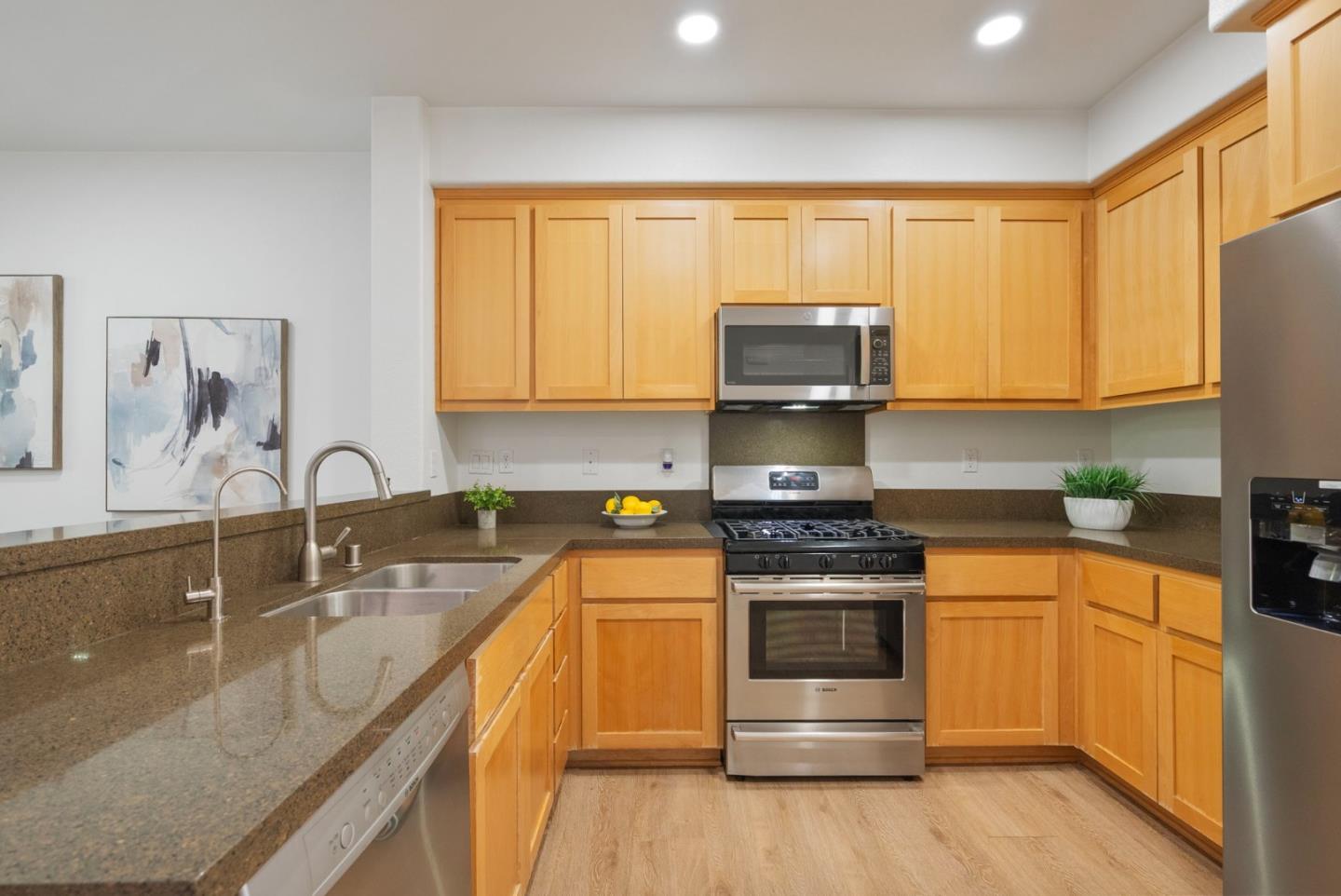 Detail Gallery Image 12 of 64 For 691 N Capitol Ave #4,  San Jose,  CA 95133 - 3 Beds | 3 Baths