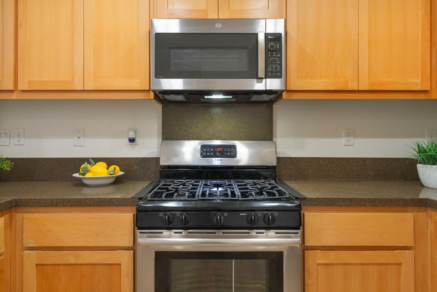 Detail Gallery Image 15 of 64 For 691 N Capitol Ave #4,  San Jose,  CA 95133 - 3 Beds | 3 Baths