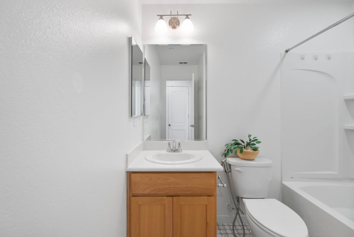 Detail Gallery Image 22 of 64 For 691 N Capitol Ave #4,  San Jose,  CA 95133 - 3 Beds | 3 Baths