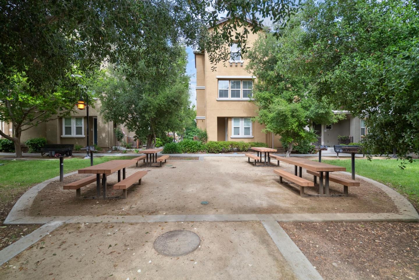 Detail Gallery Image 47 of 64 For 691 N Capitol Ave #4,  San Jose,  CA 95133 - 3 Beds | 3 Baths