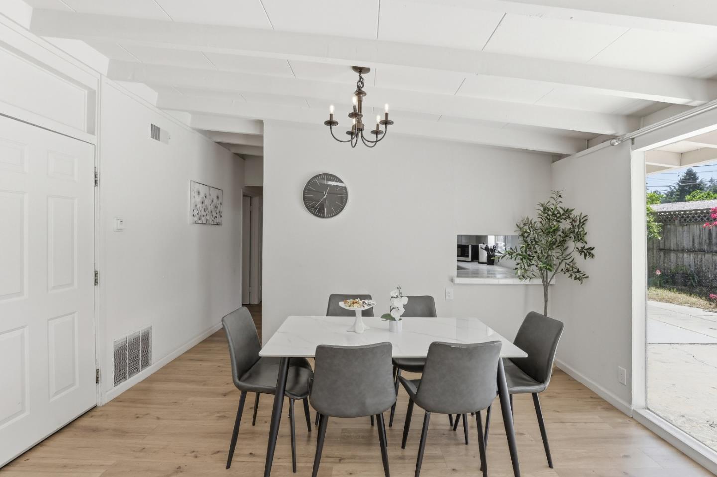 Detail Gallery Image 10 of 38 For 367 Fay Way, Mountain View,  CA 94043 - 3 Beds | 2 Baths