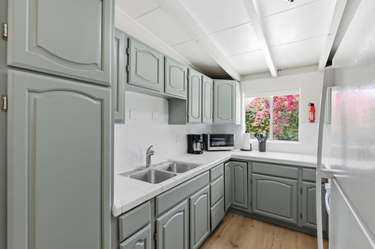 Detail Gallery Image 14 of 38 For 367 Fay Way, Mountain View,  CA 94043 - 3 Beds | 2 Baths