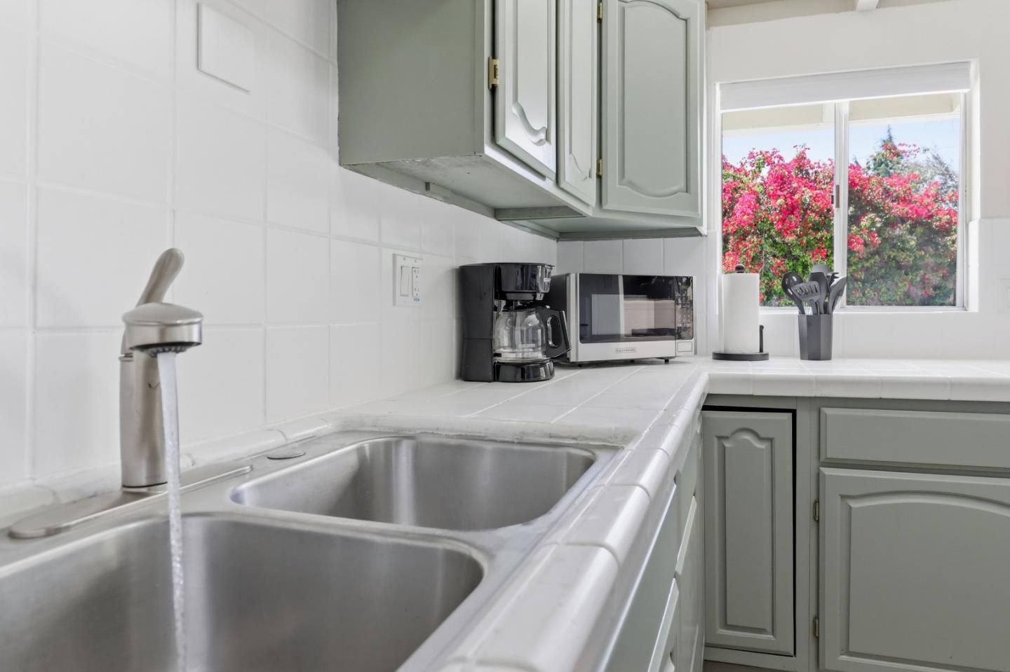 Detail Gallery Image 15 of 38 For 367 Fay Way, Mountain View,  CA 94043 - 3 Beds | 2 Baths