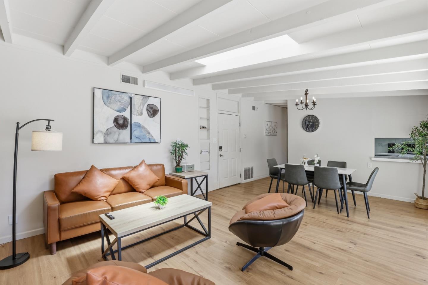 Detail Gallery Image 4 of 38 For 367 Fay Way, Mountain View,  CA 94043 - 3 Beds | 2 Baths