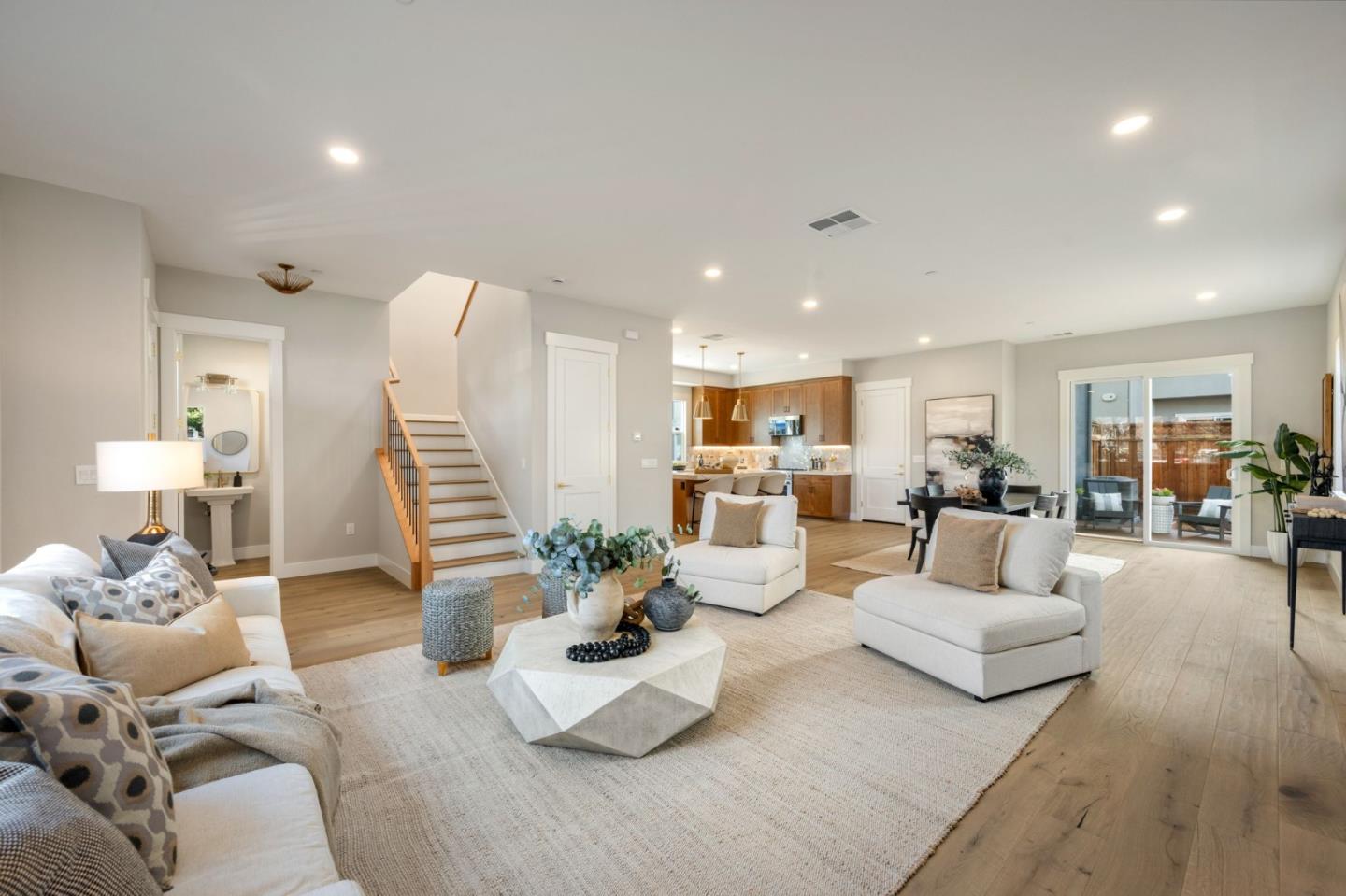 Detail Gallery Image 9 of 41 For 4910 Vivi Place, San Jose,  CA 95124 - 3 Beds | 2/1 Baths