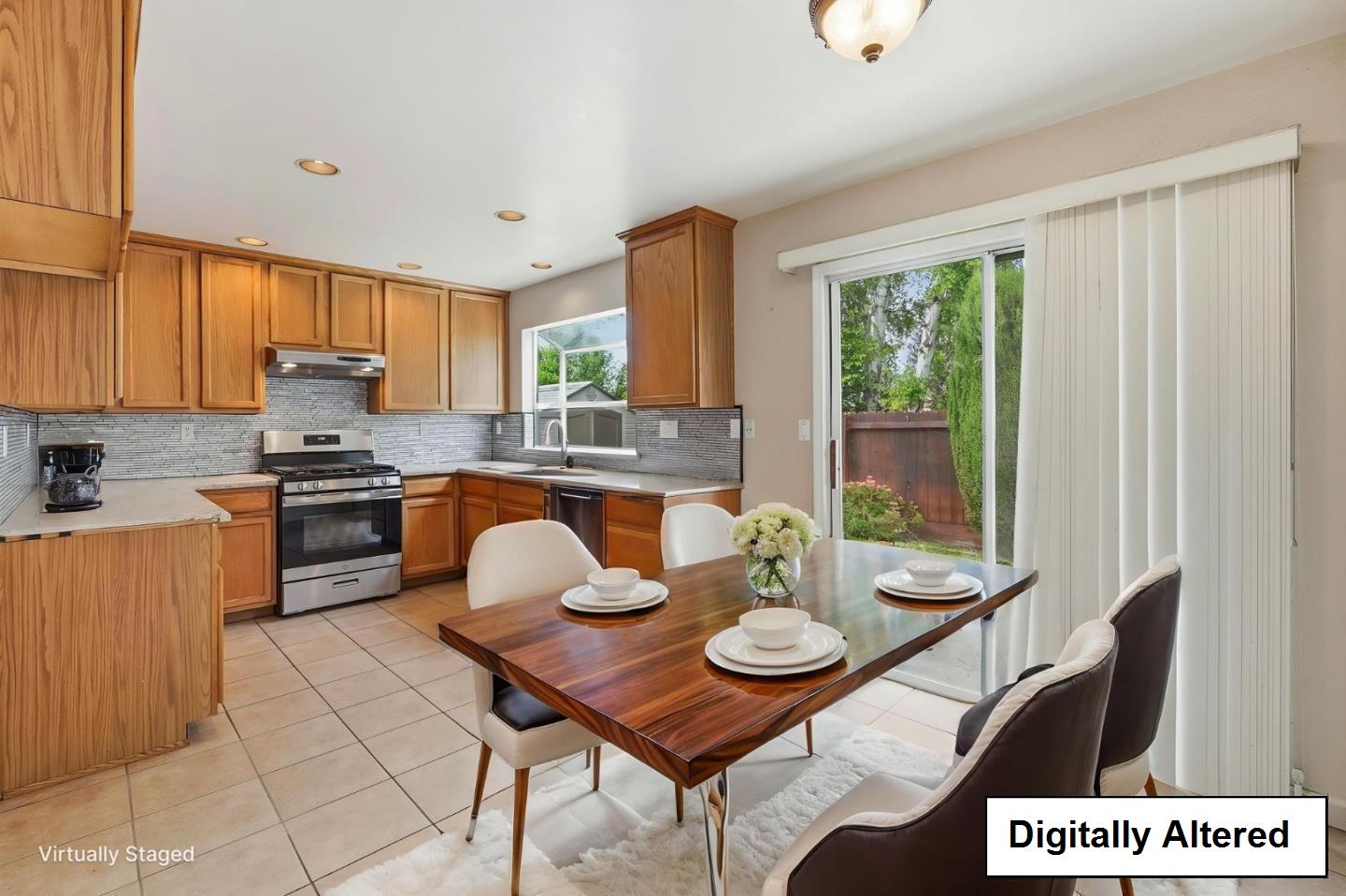 Detail Gallery Image 13 of 45 For 820 C St, Hollister,  CA 95023 - 3 Beds | 2/1 Baths