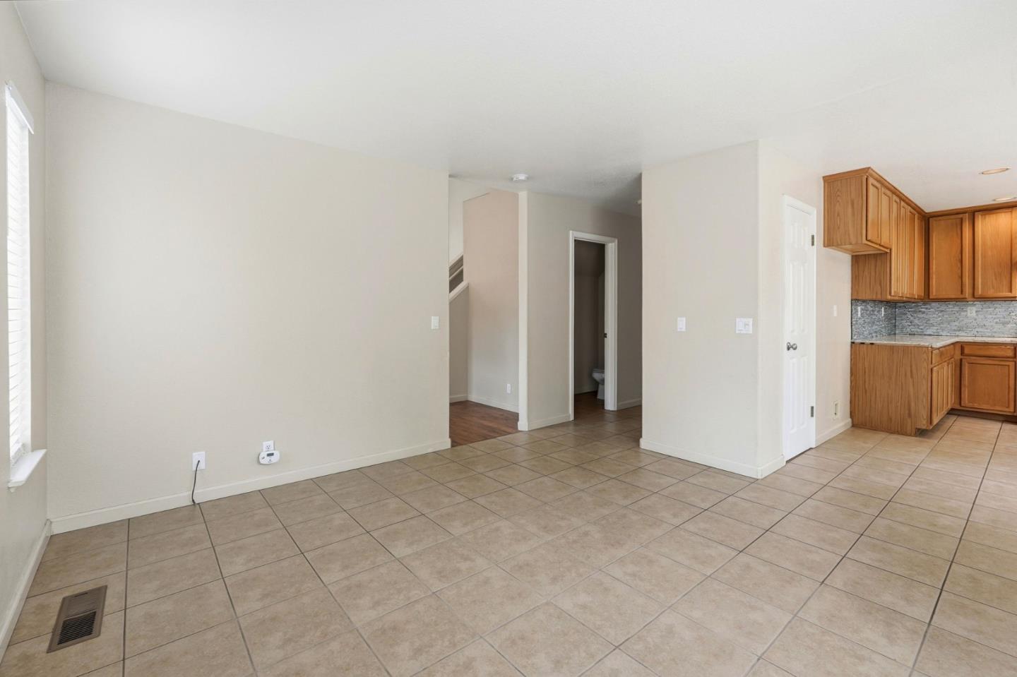 Detail Gallery Image 18 of 45 For 820 C St, Hollister,  CA 95023 - 3 Beds | 2/1 Baths