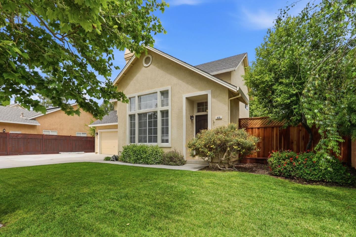 Detail Gallery Image 2 of 45 For 820 C St, Hollister,  CA 95023 - 3 Beds | 2/1 Baths