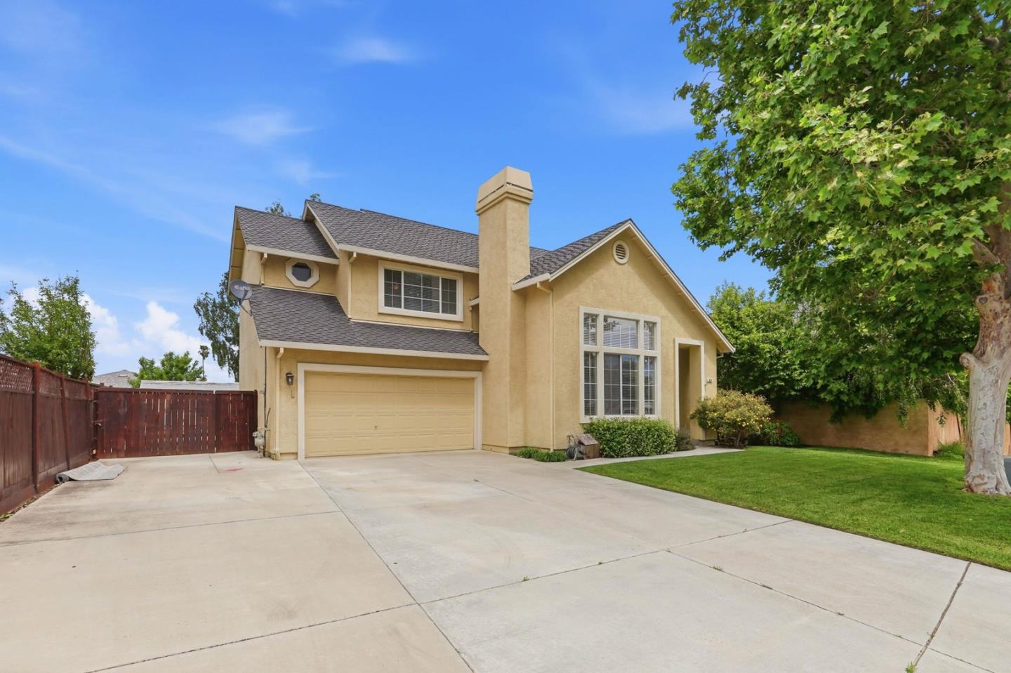 Detail Gallery Image 3 of 45 For 820 C St, Hollister,  CA 95023 - 3 Beds | 2/1 Baths