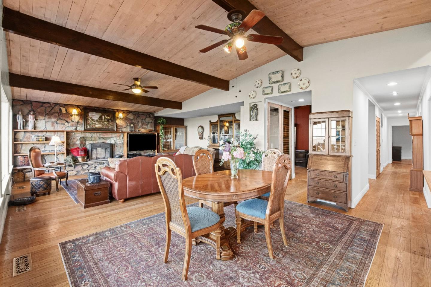 Detail Gallery Image 10 of 38 For 440 Hillside Rd, San Juan Bautista,  CA 95045 - 5 Beds | 3 Baths