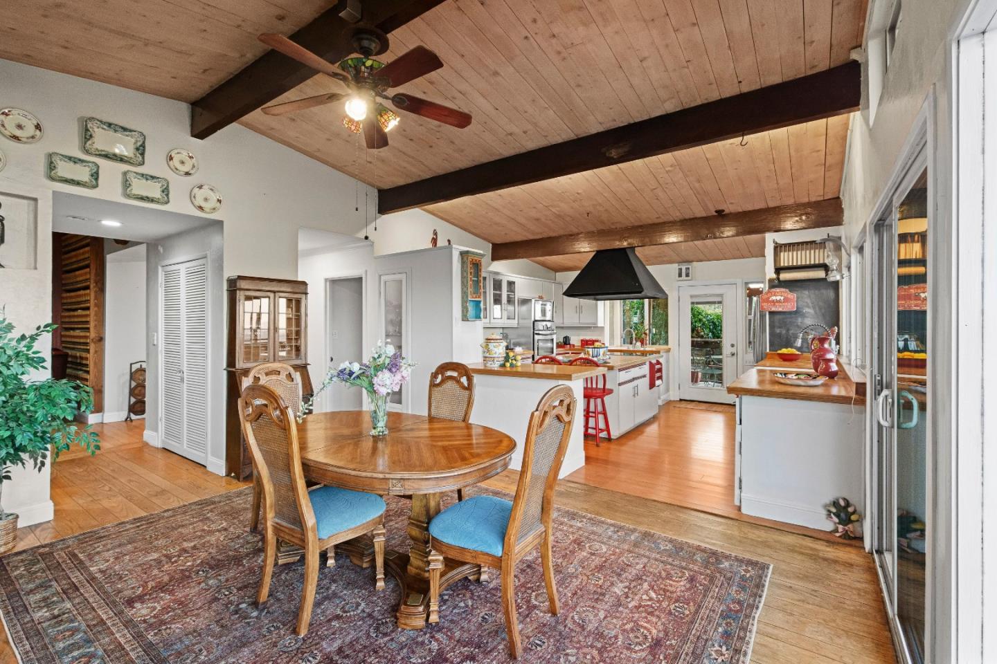 Detail Gallery Image 11 of 38 For 440 Hillside Rd, San Juan Bautista,  CA 95045 - 5 Beds | 3 Baths