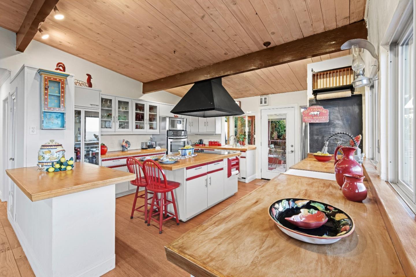 Detail Gallery Image 12 of 38 For 440 Hillside Rd, San Juan Bautista,  CA 95045 - 5 Beds | 3 Baths