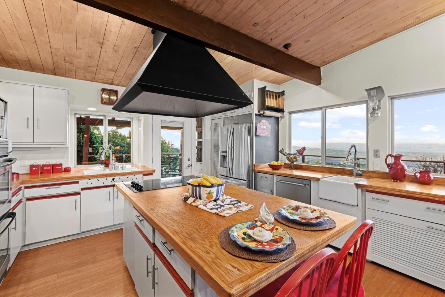 Detail Gallery Image 13 of 38 For 440 Hillside Rd, San Juan Bautista,  CA 95045 - 5 Beds | 3 Baths