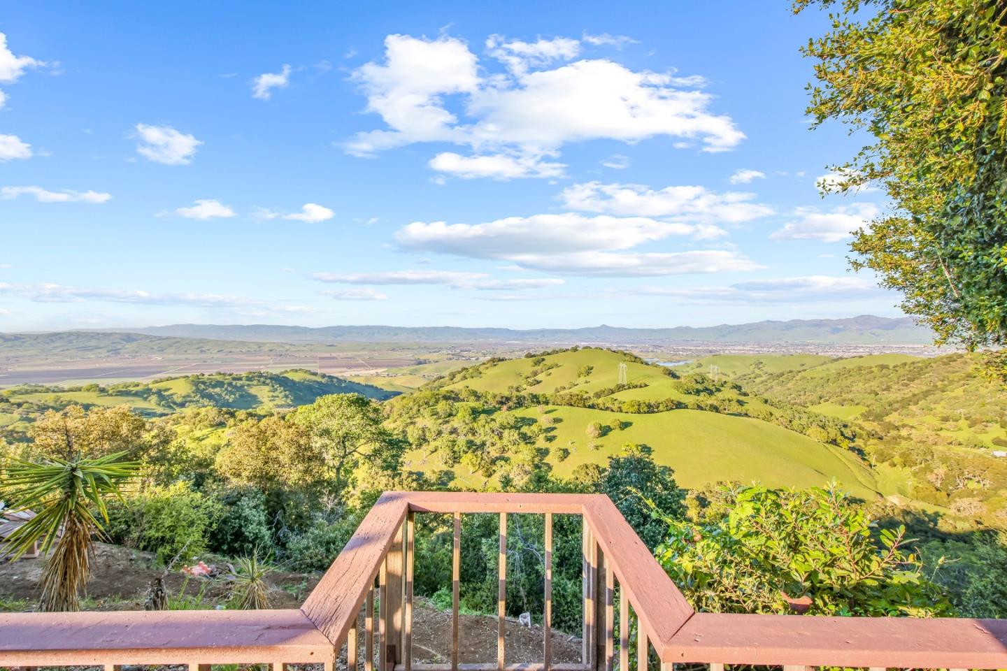 Detail Gallery Image 17 of 38 For 440 Hillside Rd, San Juan Bautista,  CA 95045 - 5 Beds | 3 Baths