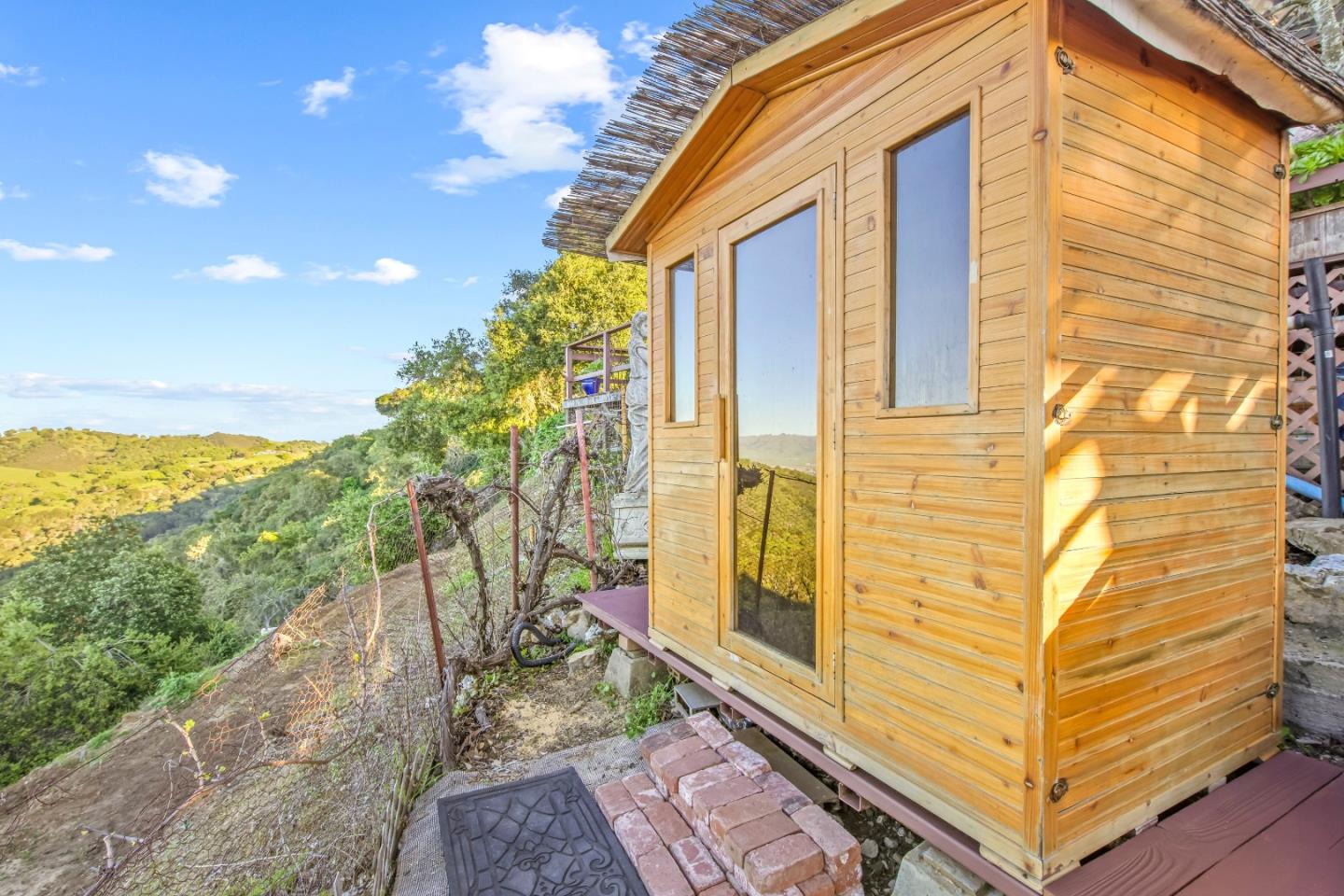 Detail Gallery Image 31 of 38 For 440 Hillside Rd, San Juan Bautista,  CA 95045 - 5 Beds | 3 Baths