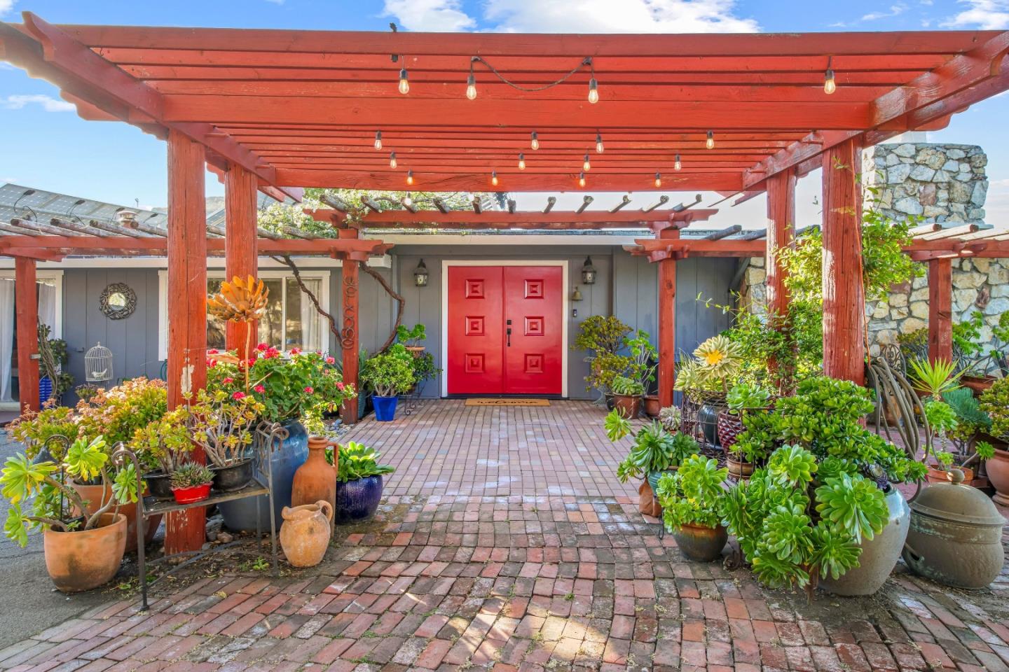 Detail Gallery Image 4 of 38 For 440 Hillside Rd, San Juan Bautista,  CA 95045 - 5 Beds | 3 Baths