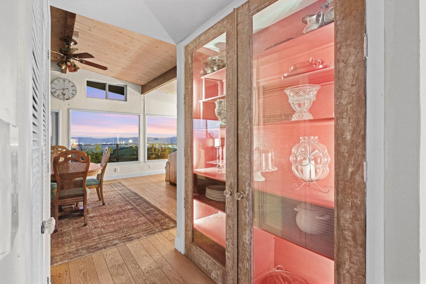 Detail Gallery Image 7 of 38 For 440 Hillside Rd, San Juan Bautista,  CA 95045 - 5 Beds | 3 Baths