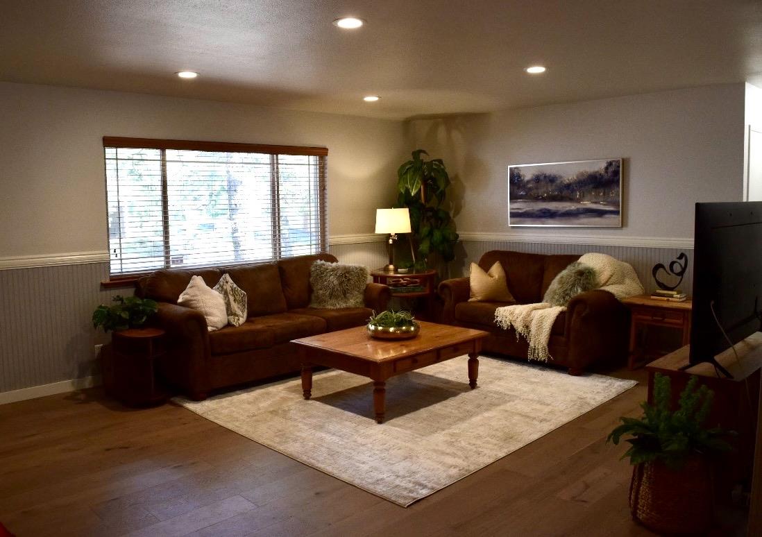 Detail Gallery Image 3 of 35 For 18727 Broadhurst Dr, Twain Harte,  CA 95383 - 3 Beds | 2 Baths