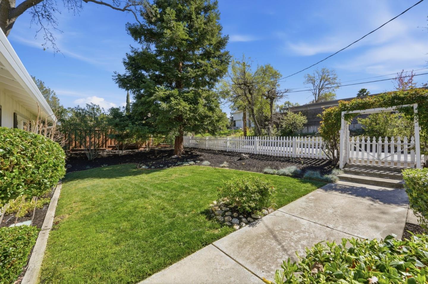 Detail Gallery Image 5 of 56 For 300 La Tierra Buena, Danville,  CA 94526 - 3 Beds | 2 Baths