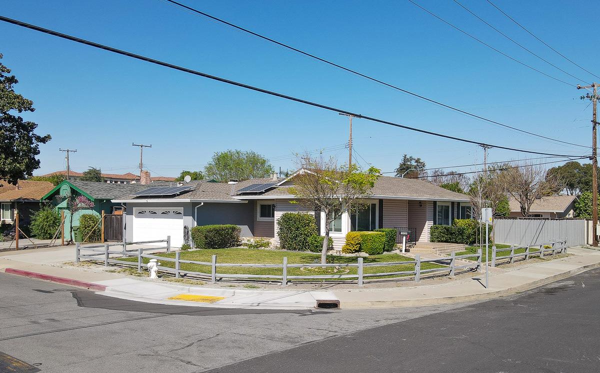 Detail Gallery Image 2 of 11 For 2420 Fordham Dr, Santa Clara,  CA 95051 - 3 Beds | 2 Baths