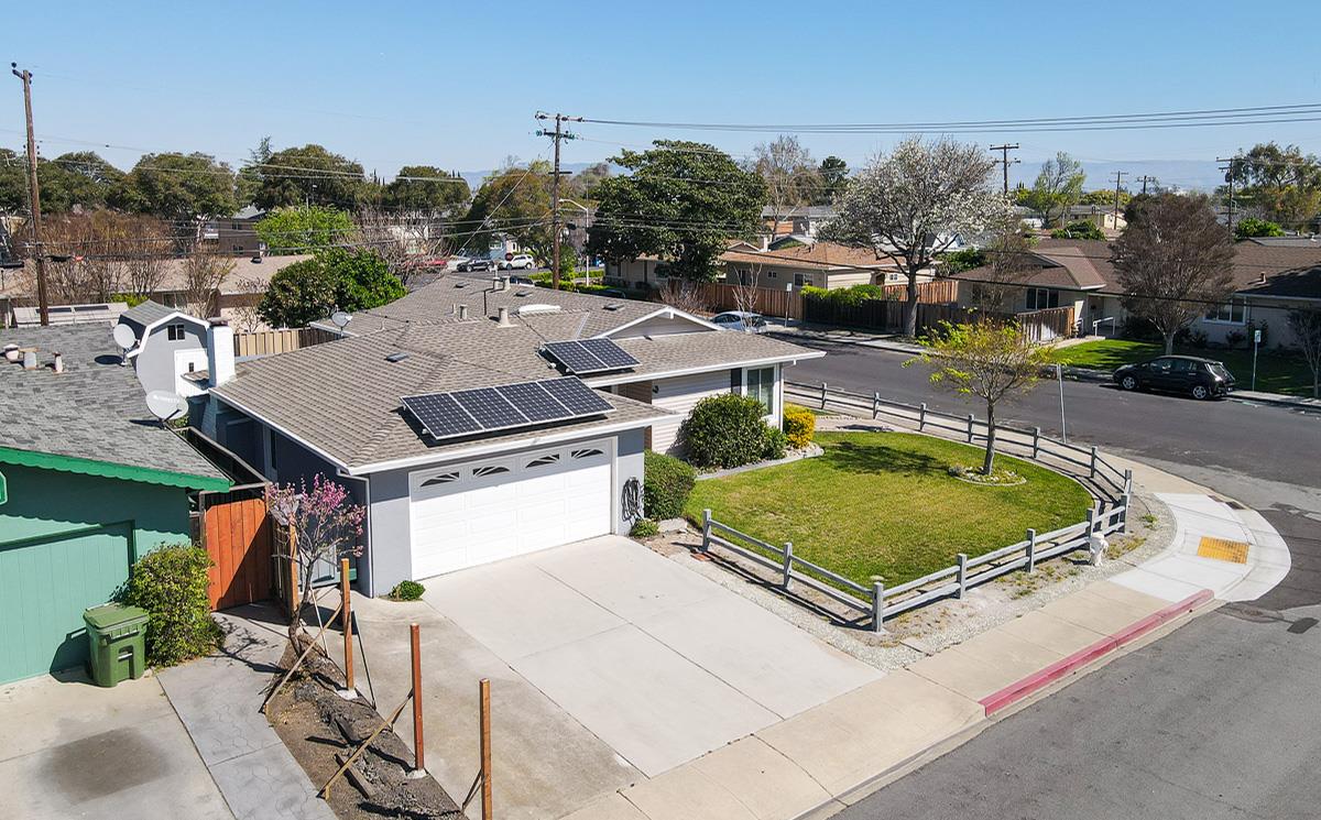 Detail Gallery Image 3 of 11 For 2420 Fordham Dr, Santa Clara,  CA 95051 - 3 Beds | 2 Baths