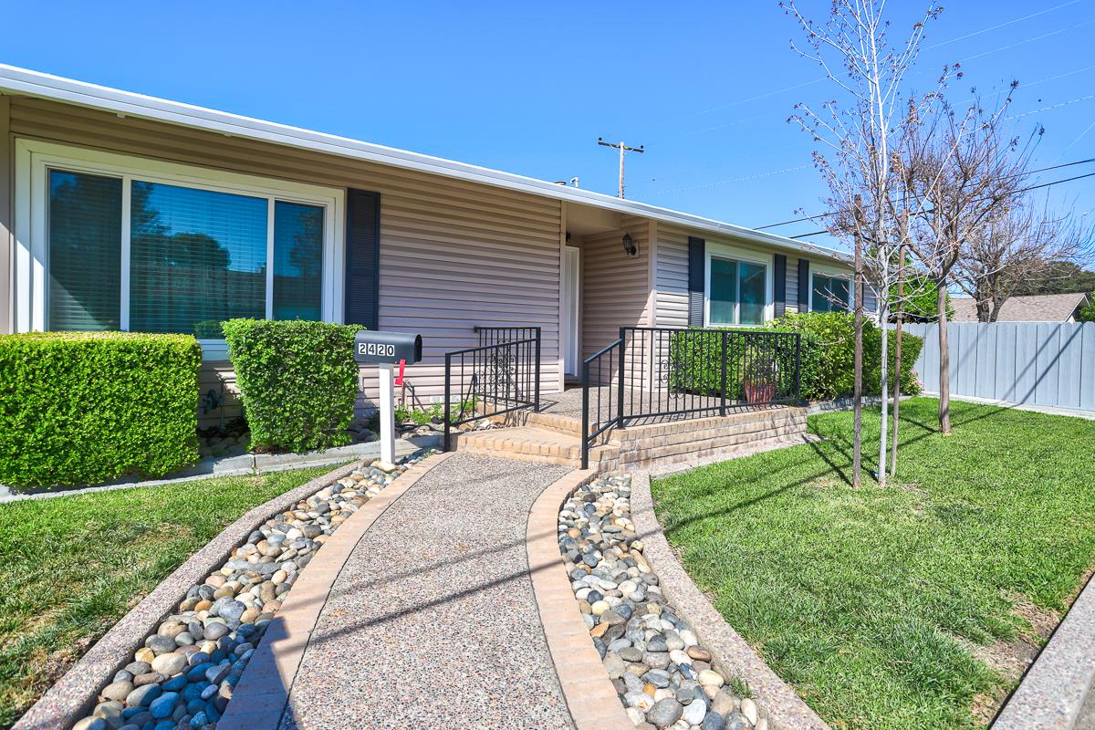 Detail Gallery Image 5 of 11 For 2420 Fordham Dr, Santa Clara,  CA 95051 - 3 Beds | 2 Baths