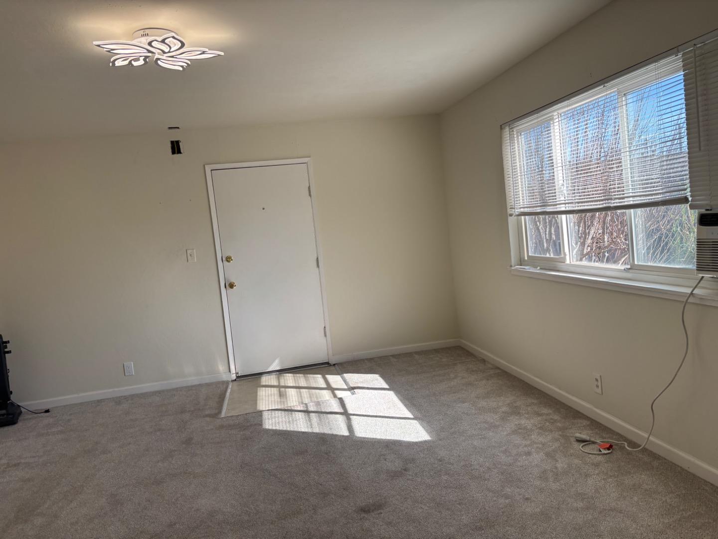 Detail Gallery Image 4 of 20 For 3579 Agate Dr #6,  Santa Clara,  CA 95051 - 2 Beds | 1/1 Baths