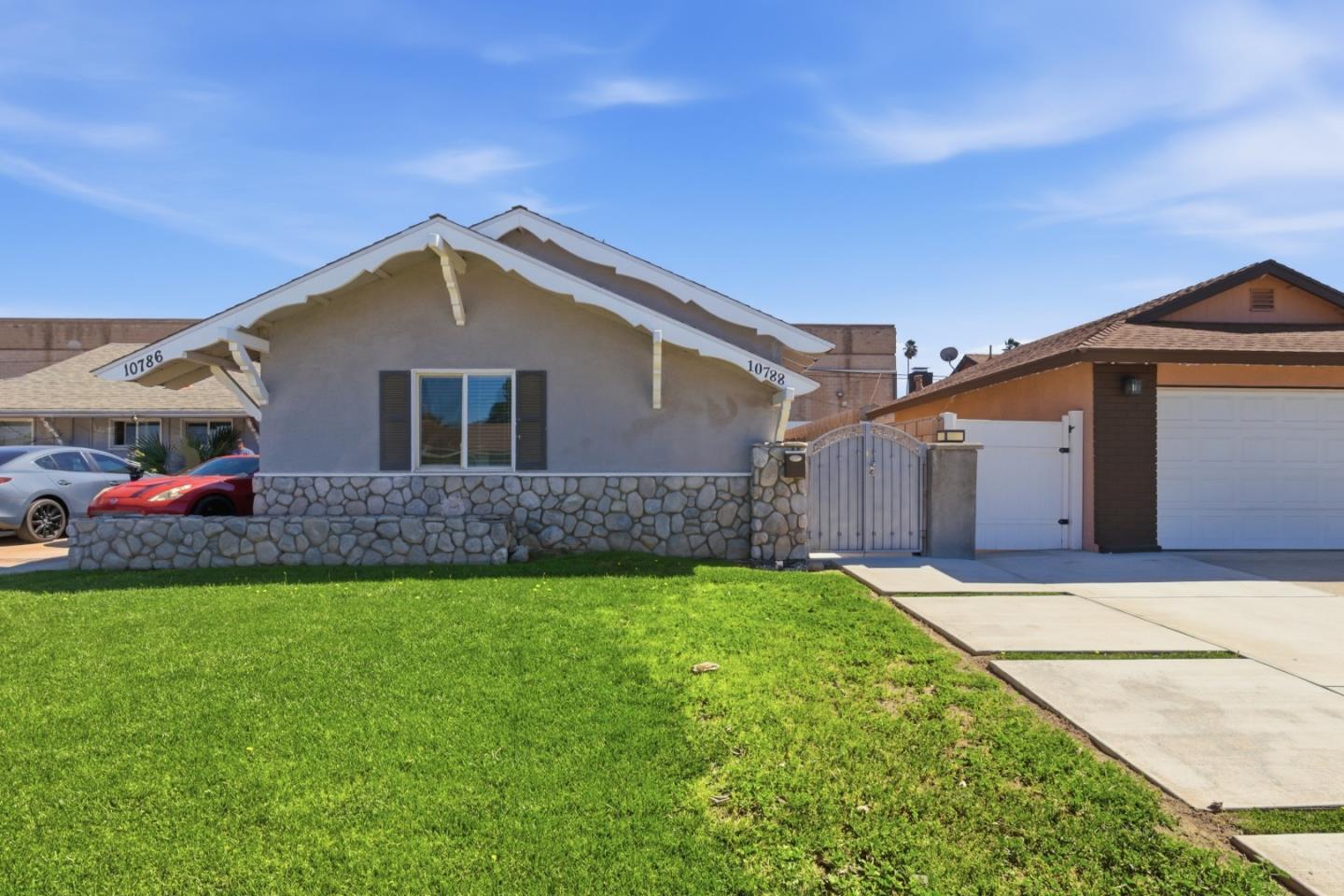 Front Image Thumbnail for ML82039070