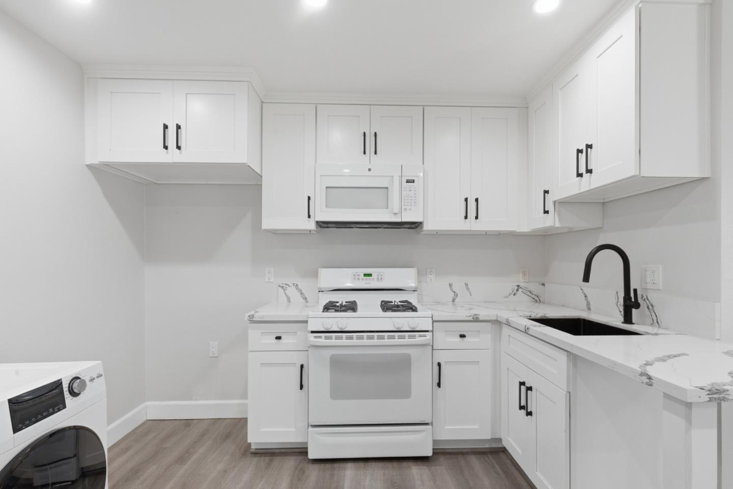 Detail Gallery Image 11 of 18 For 10788 Mercer Ave, Riverside,  CA 92505 - 1 Beds | 1 Baths