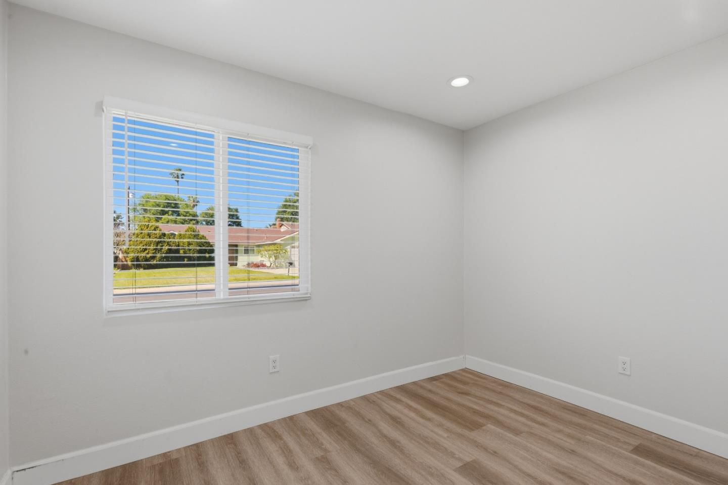 Detail Gallery Image 16 of 18 For 10788 Mercer Ave, Riverside,  CA 92505 - 1 Beds | 1 Baths