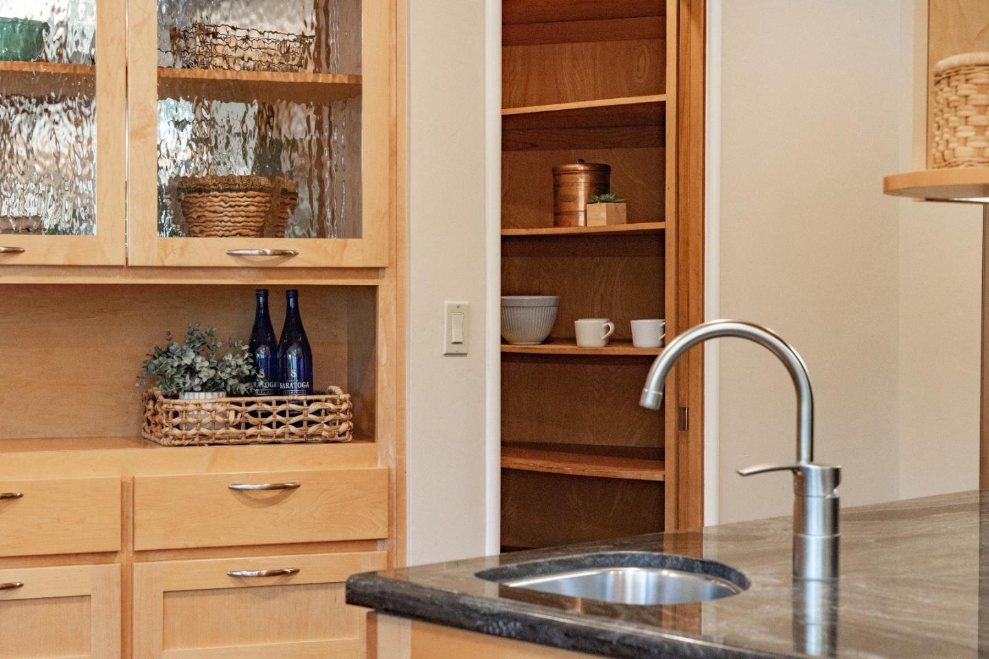 Detail Gallery Image 15 of 52 For 150 Mcgivern Way, Santa Cruz,  CA 95060 - 6 Beds | 3/1 Baths