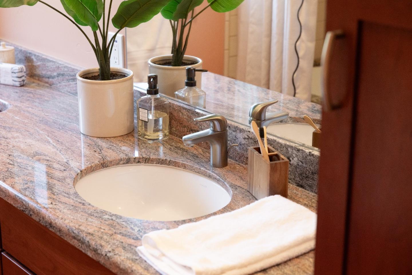 Detail Gallery Image 36 of 52 For 150 Mcgivern Way, Santa Cruz,  CA 95060 - 6 Beds | 3/1 Baths