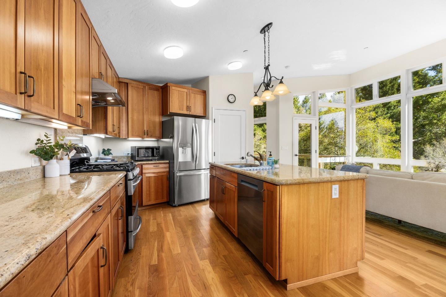 Detail Gallery Image 45 of 52 For 150 Mcgivern Way, Santa Cruz,  CA 95060 - 6 Beds | 3/1 Baths