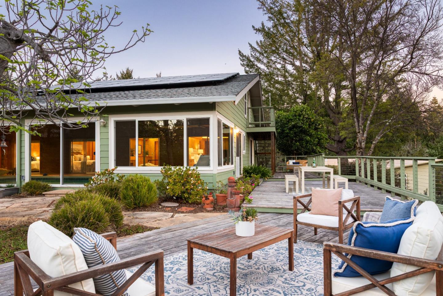 Detail Gallery Image 9 of 52 For 150 Mcgivern Way, Santa Cruz,  CA 95060 - 6 Beds | 3/1 Baths