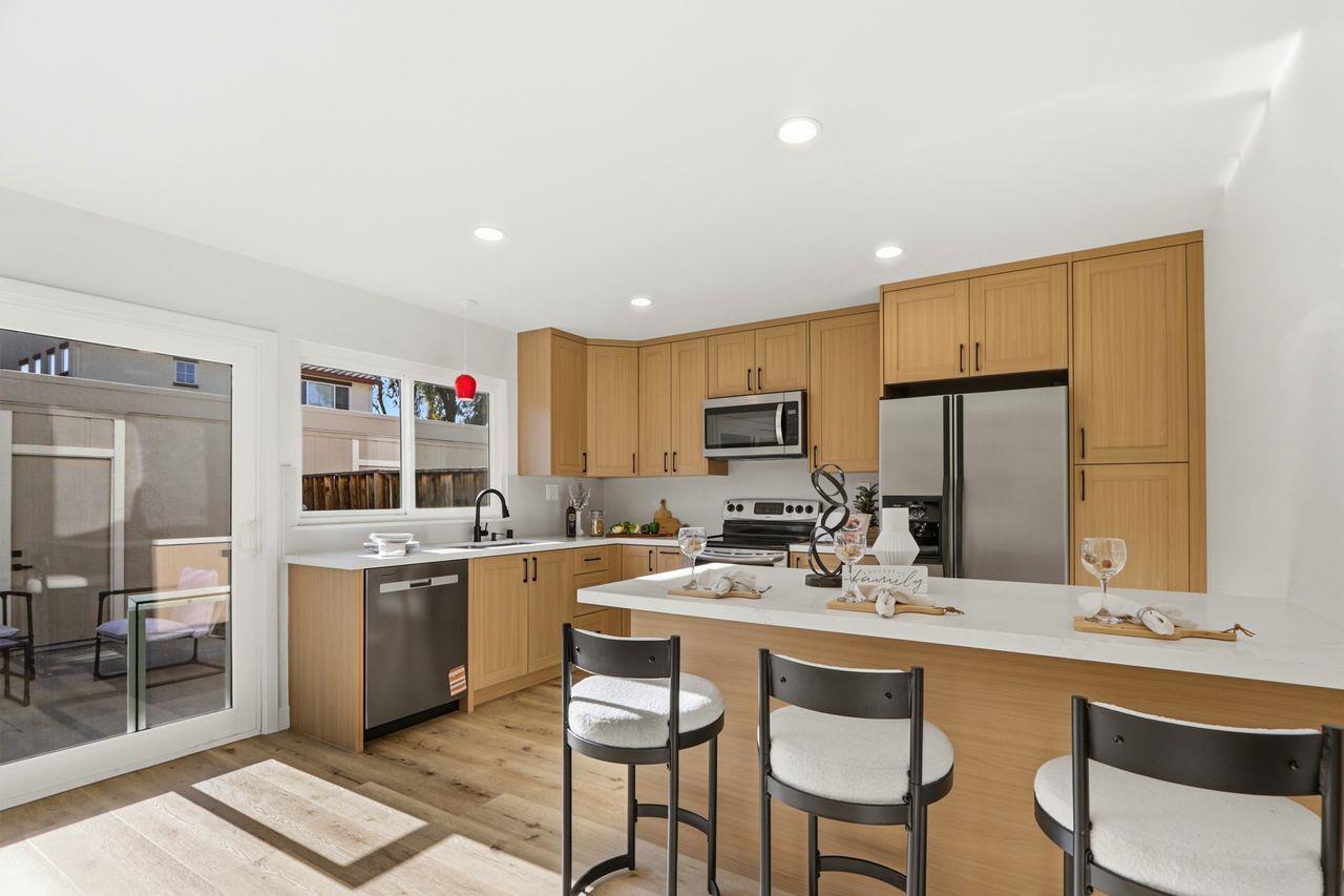 Detail Gallery Image 3 of 43 For 4732 Clear River Ct, San Jose,  CA 95136 - 3 Beds | 2/1 Baths